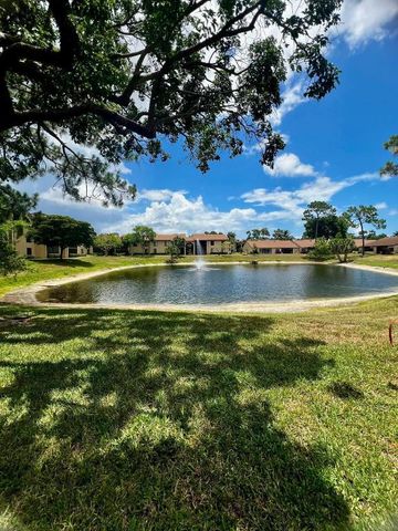 615 Sea Pine Way E, Greenacres, FL 33415