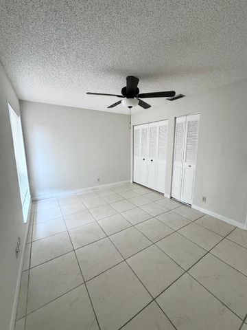 615 Sea Pine Way E, Greenacres, FL 33415