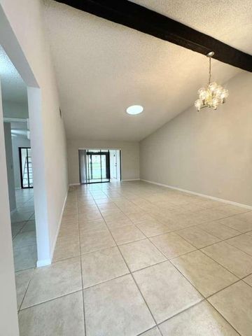 615 Sea Pine Way E, Greenacres, FL 33415