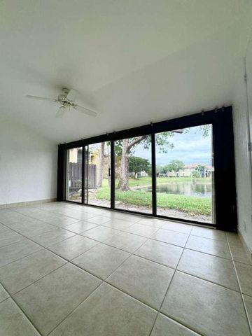 615 Sea Pine Way E, Greenacres, FL 33415