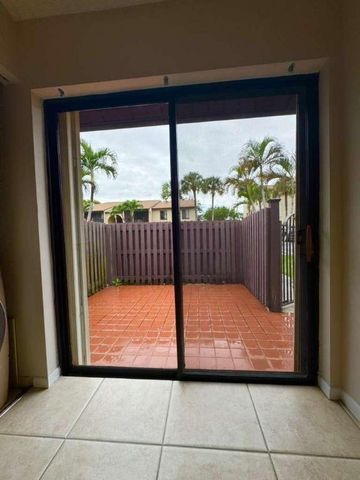 615 Sea Pine Way E, Greenacres, FL 33415