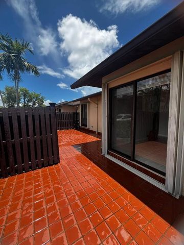 615 Sea Pine Way E, Greenacres, FL 33415