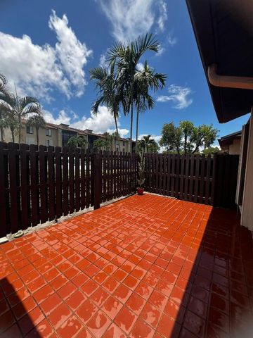 615 Sea Pine Way E, Greenacres, FL 33415