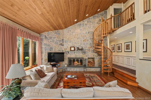 17 Wampus Lake Drive, Armonk, NY 10504