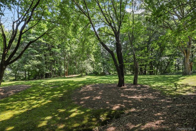 17 Wampus Lake Drive, Armonk, NY 10504