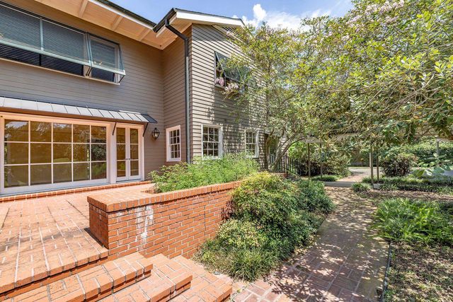 1231 Bayou Black Dr, Houma, LA 70360