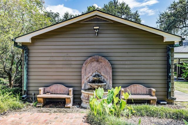 1231 Bayou Black Dr, Houma, LA 70360