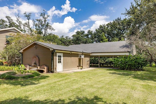 1231 Bayou Black Dr, Houma, LA 70360