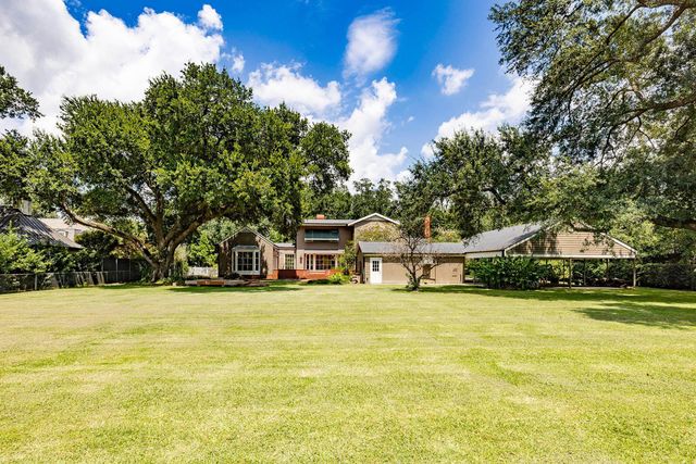 1231 Bayou Black Dr, Houma, LA 70360