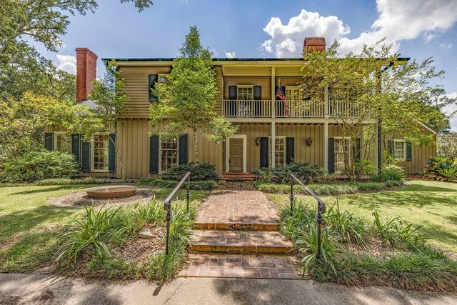 1231 Bayou Black Dr, Houma, LA 70360