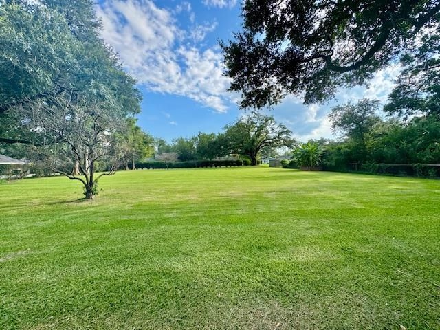 1231 Bayou Black Dr, Houma, LA 70360