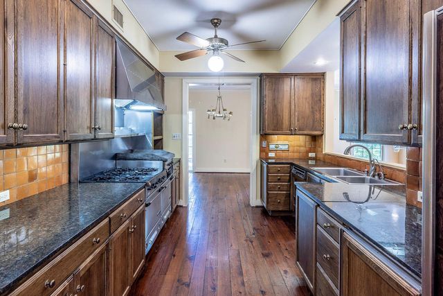 1231 Bayou Black Dr, Houma, LA 70360