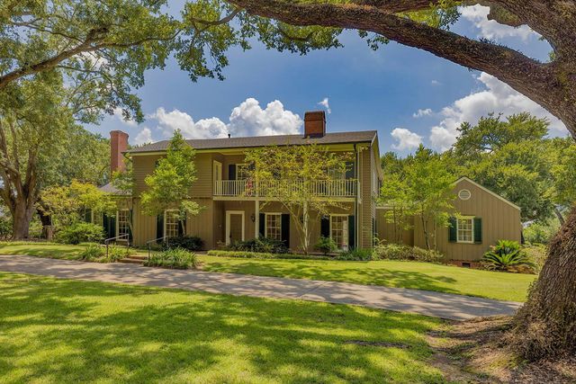 1231 Bayou Black Dr, Houma, LA 70360