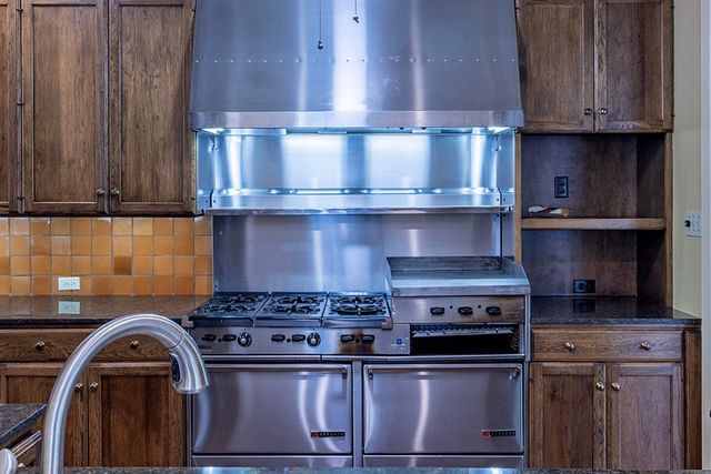 1231 Bayou Black Dr, Houma, LA 70360