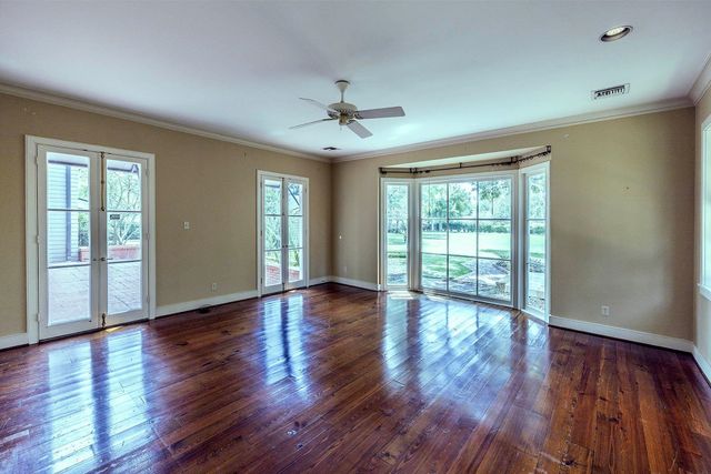 1231 Bayou Black Dr, Houma, LA 70360