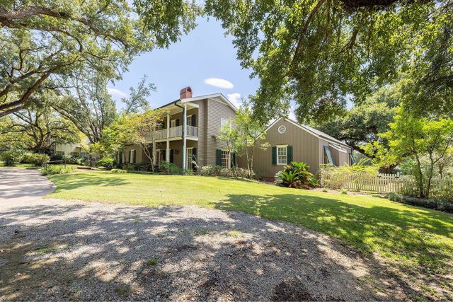 1231 Bayou Black Dr, Houma, LA 70360