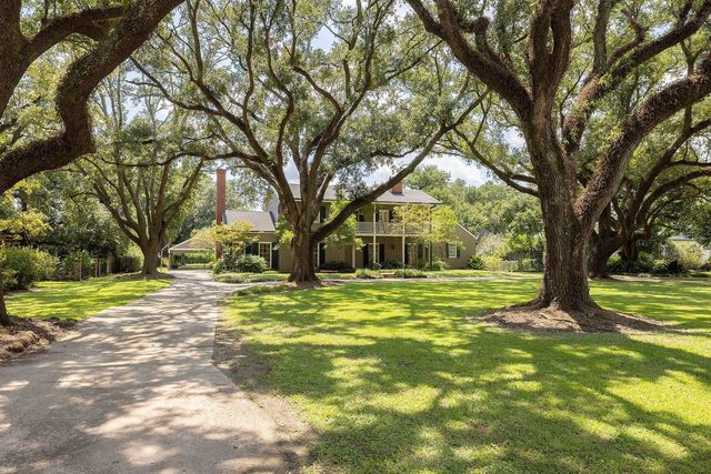 1231 Bayou Black Dr, Houma, LA 70360