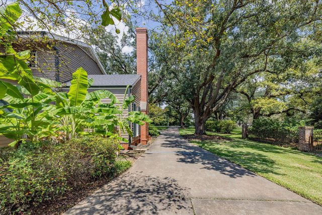 1231 Bayou Black Dr, Houma, LA 70360