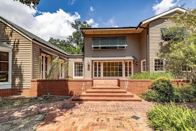 1231 Bayou Black Dr, Houma, LA 70360