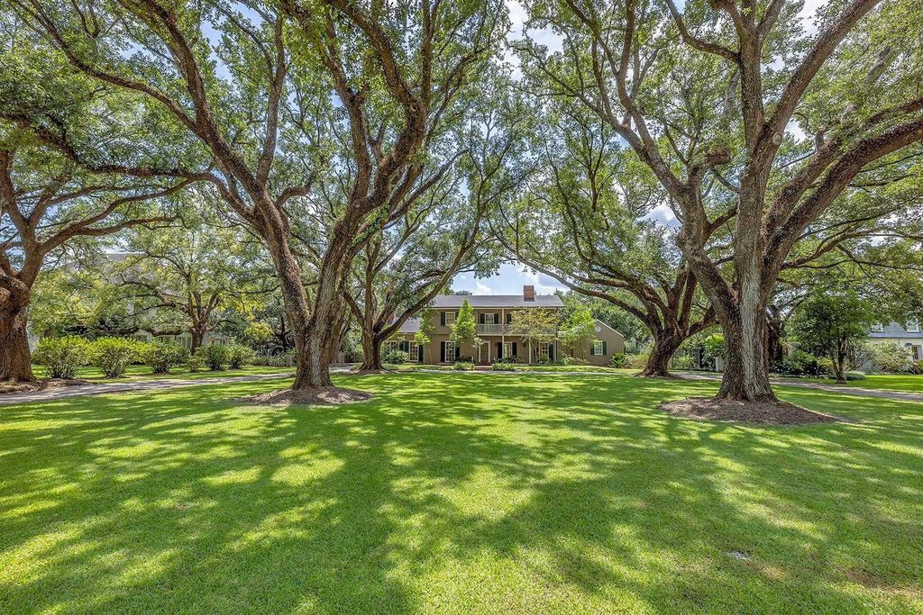 1231 Bayou Black Dr, Houma, LA 70360