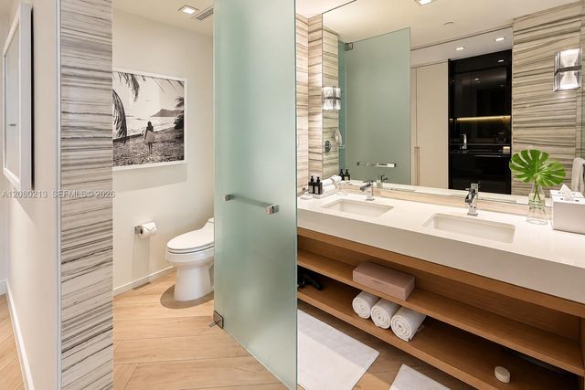 2201 Collins Avenue 807, Miami Beach, FL 33139