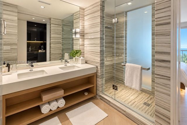 2201 Collins Avenue 807, Miami Beach, FL 33139
