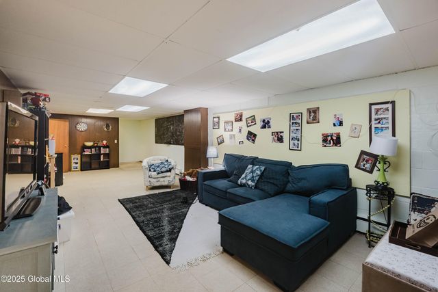 61 Ahl Avenue, Colonie, NY 12205