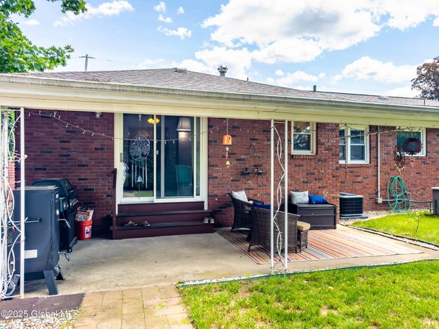 61 Ahl Avenue, Colonie, NY 12205