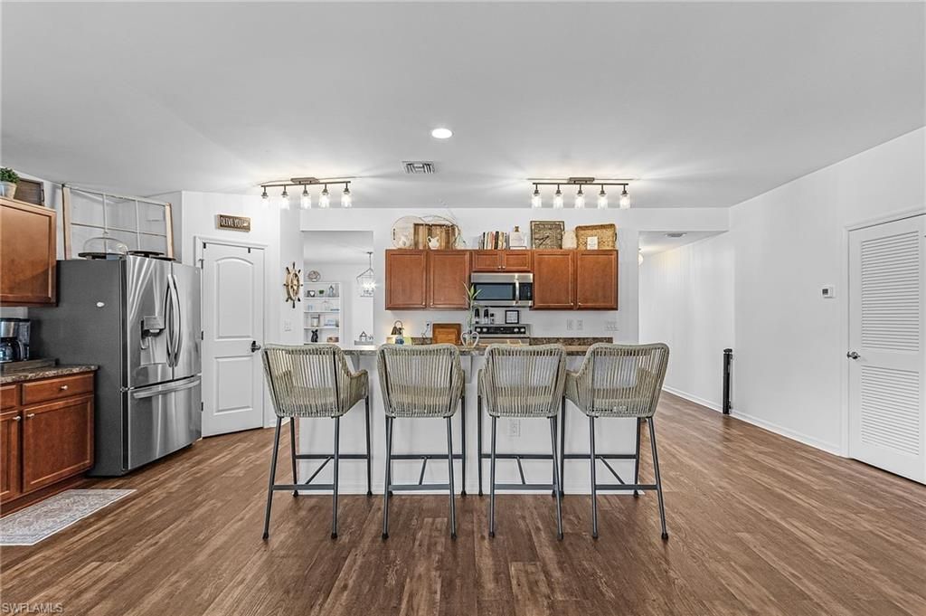 Image 14 of property listing at 1010 SW 6th AVE, Cape Coral, FL 33991