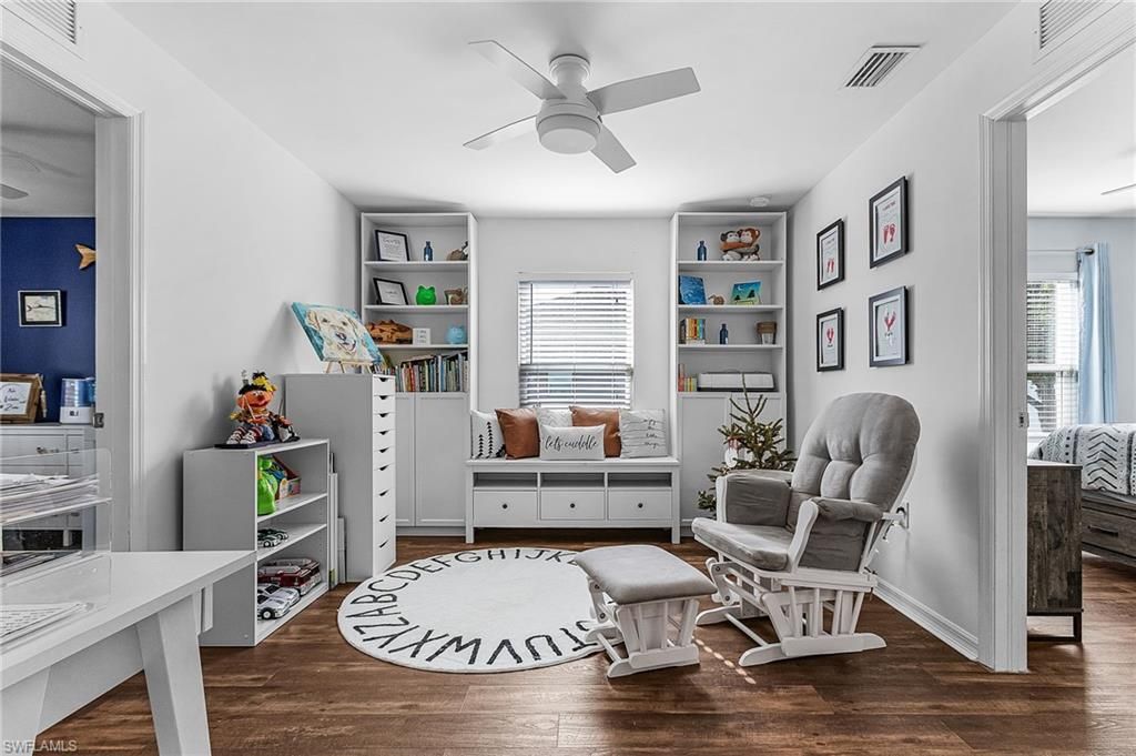 Image 6 of property listing at 1010 SW 6th AVE, Cape Coral, FL 33991