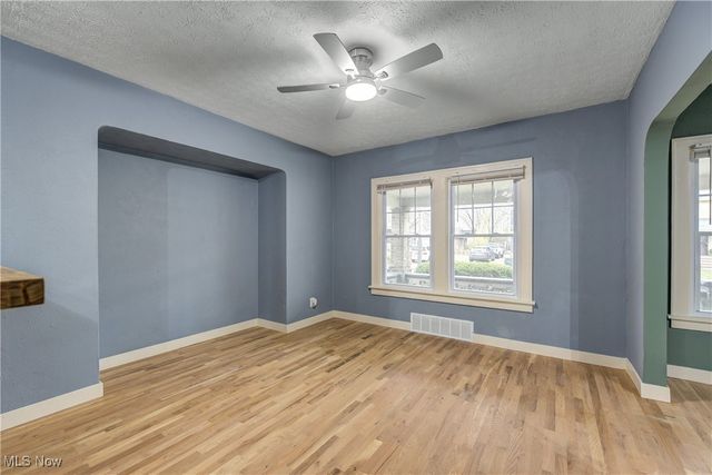 2127 Marlindale Road, Cleveland Heights, OH 44118