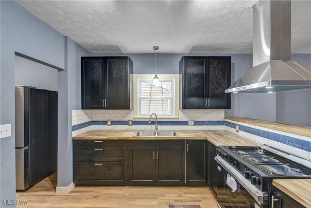 2127 Marlindale Road, Cleveland Heights, OH 44118