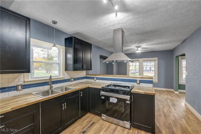 2127 Marlindale Road, Cleveland Heights, OH 44118