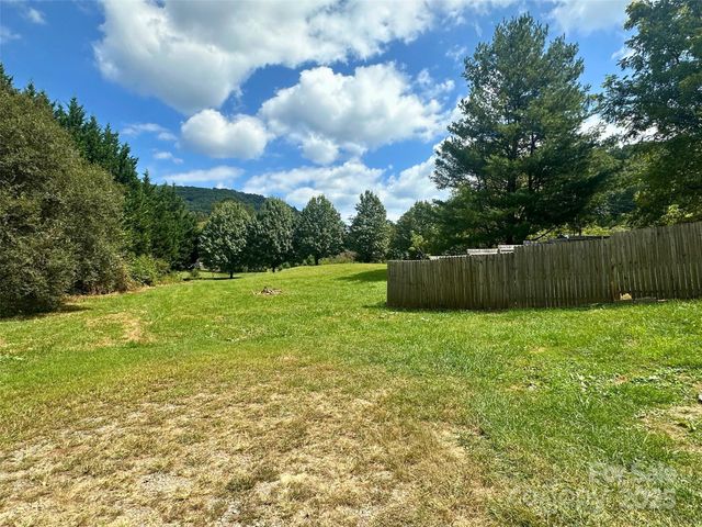 104 Old Fort Road, Fairview, NC 28730