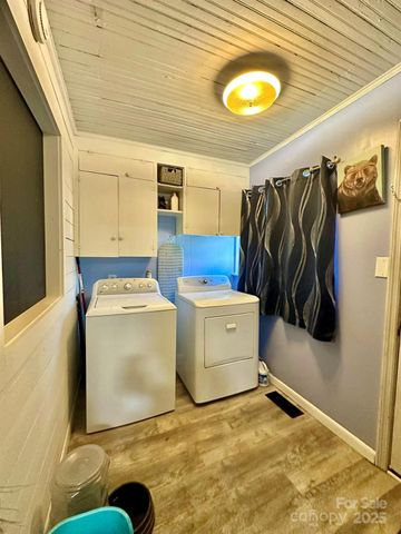 104 Old Fort Road, Fairview, NC 28730