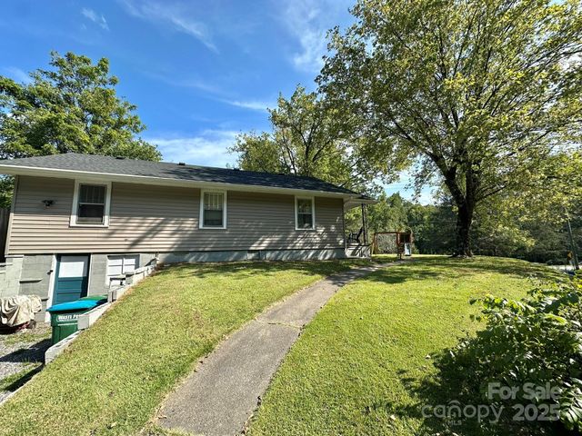 104 Old Fort Road, Fairview, NC 28730