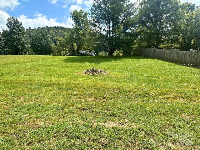 104 Old Fort Road, Fairview, NC 28730