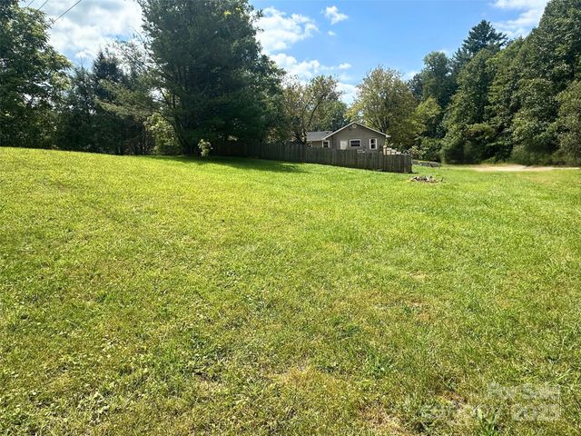 104 Old Fort Road, Fairview, NC 28730