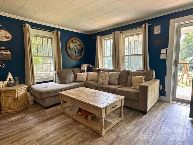 104 Old Fort Road, Fairview, NC 28730
