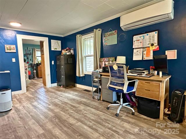 104 Old Fort Road, Fairview, NC 28730