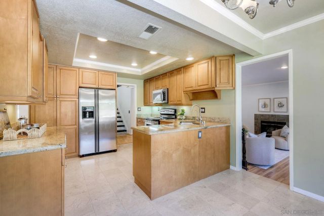 13976 Country Creek Rd, Poway, CA 92064