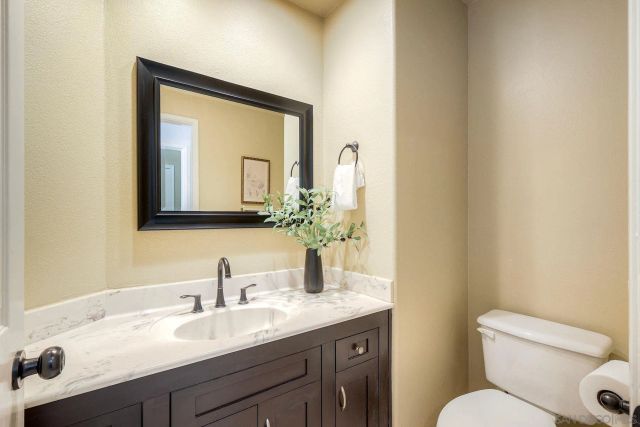 13976 Country Creek Rd, Poway, CA 92064