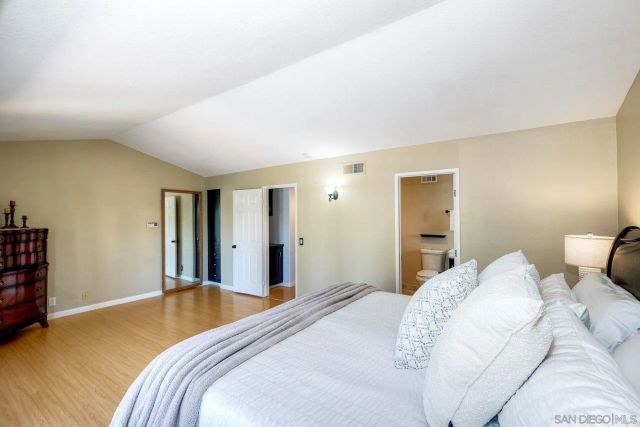 13976 Country Creek Rd, Poway, CA 92064