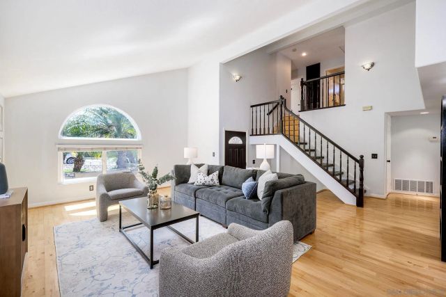 13976 Country Creek Rd, Poway, CA 92064