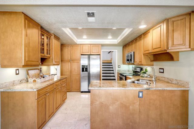 13976 Country Creek Rd, Poway, CA 92064