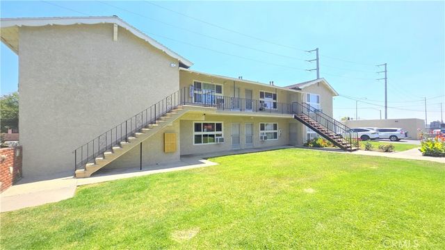 2334 E Santa Fe Avenue 4, Fullerton, CA 92831