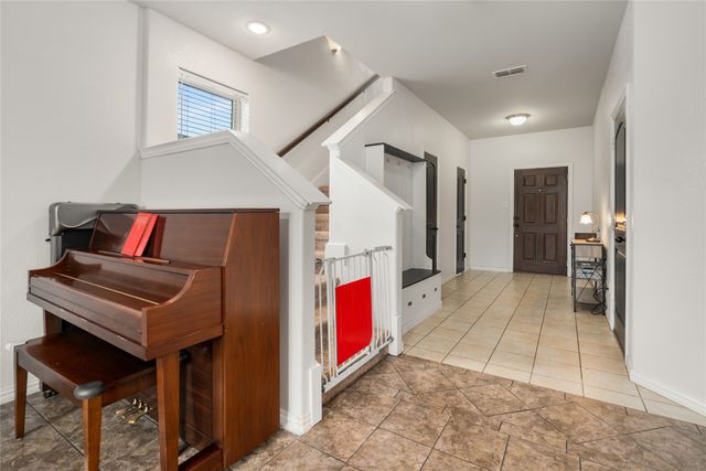 2841 Pacifico Way, Fort Worth, TX 76111