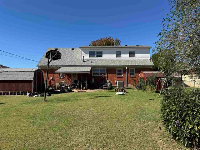 1529 NW 43rd St, Lawton, OK 73505