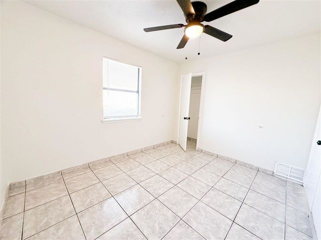 1411 SE Hillcrest Ave, Lawton, OK 73501