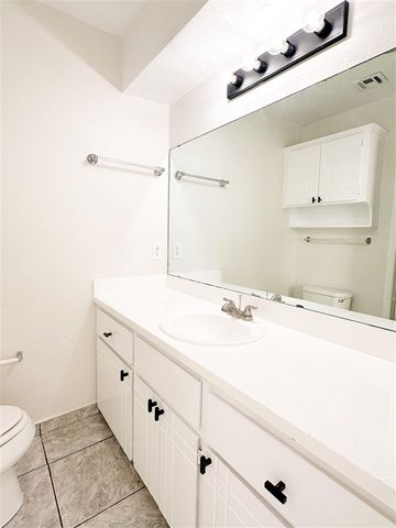 1411 SE Hillcrest Ave, Lawton, OK 73501